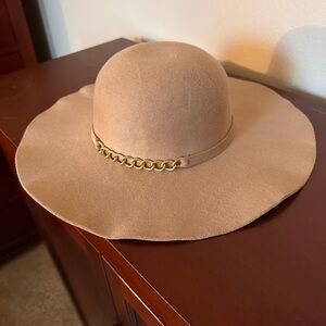 Elegant Tan Wide-Brim Hat with Gold Chain